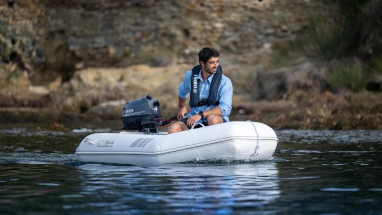 2025-Yamaha-YAM240T-EU-White-Detail-006-03