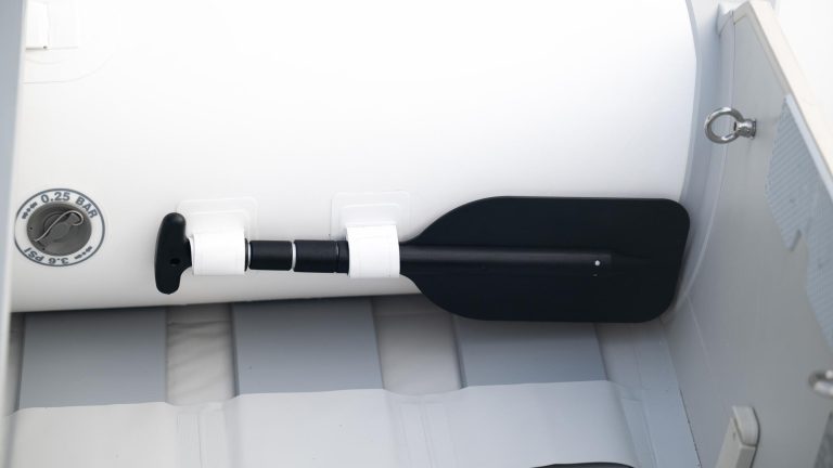 2025-Yamaha-YAM240T-EU-White-Detail-008-03