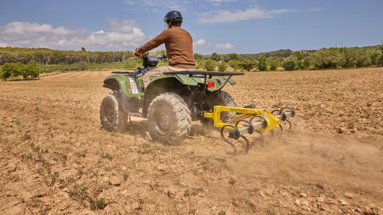 2025-Yamaha-YFM700FWBD-25-EU-Olive_Green-Action-004-03