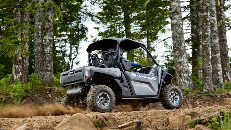 2025-Yamaha-YXE850EN-25SE-EU-Matte_Grey_Metallic_Black_-Action-002-03