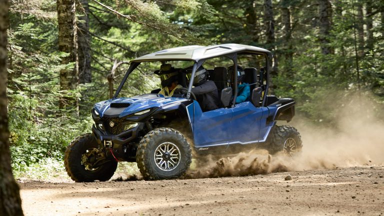 2025-Yamaha-YXF1000ELS-EU-Dusty_Blue-Action-007-03