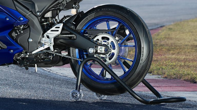 2025-Yamaha-YZF-R125-EU-Detail-011-03