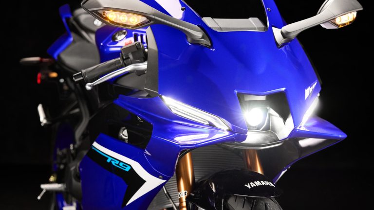 2025-Yamaha-YZF900R9-EU-Detail-008-03