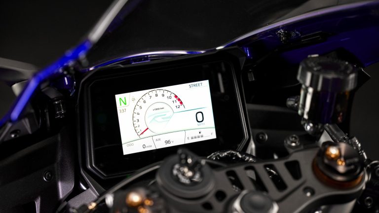 2025-Yamaha-YZF900R9-EU-Detail-010-03