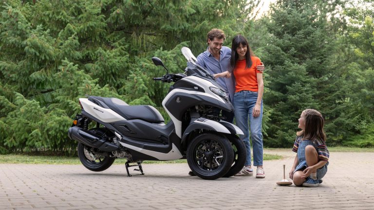 2026-Yamaha-LMW300ABYM-EU-Milky_White-Static-012-03