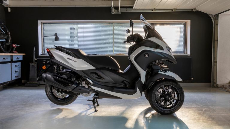 2026-Yamaha-LMW300ABYM-EU-NA-Detail-012-03