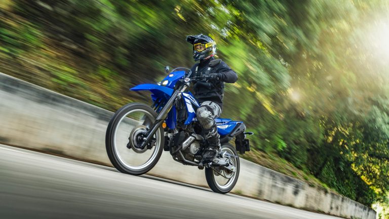 2026-Yamaha-WR125-EU-Icon_Blue-Action-016-03