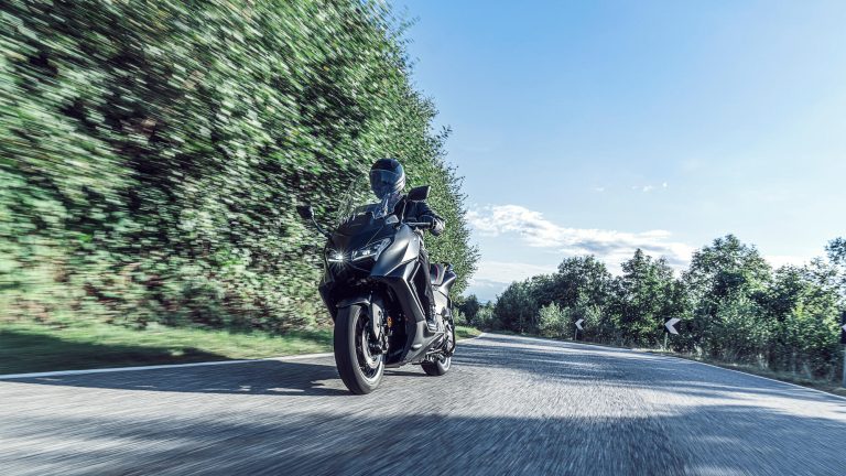 2026-Yamaha-XP500ASV-EU-Black_MAX_-Static-024-03