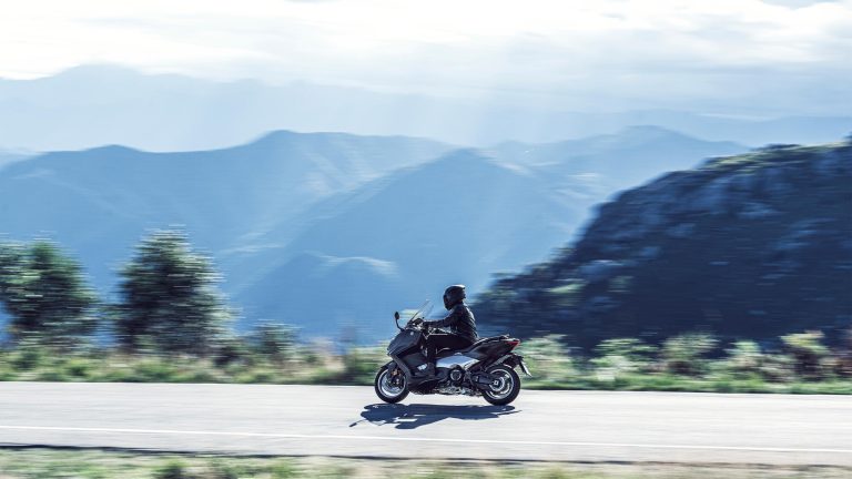 2026-Yamaha-XP500ASV-EU-Black_MAX_-Static-028-03