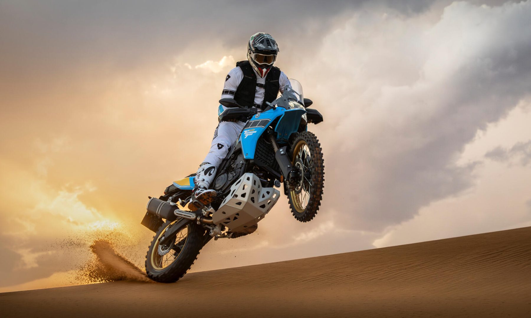 2026-Yamaha-XTZ700SPR-EU-Sky_Blue-Action-002-03