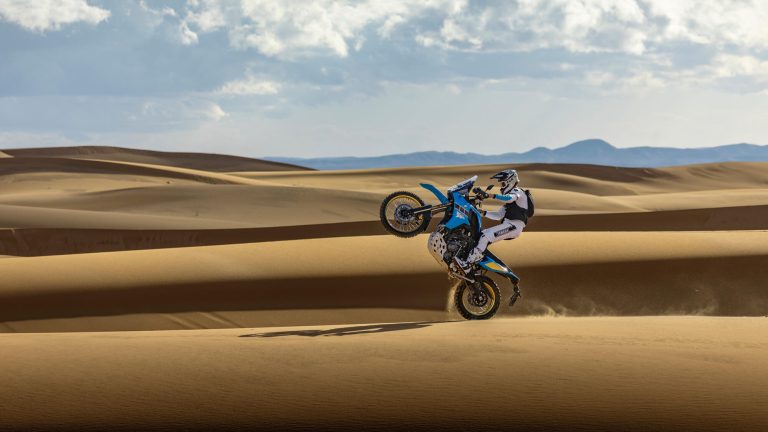 2026-Yamaha-XTZ700SPR-EU-Sky_Blue-Action-005-03