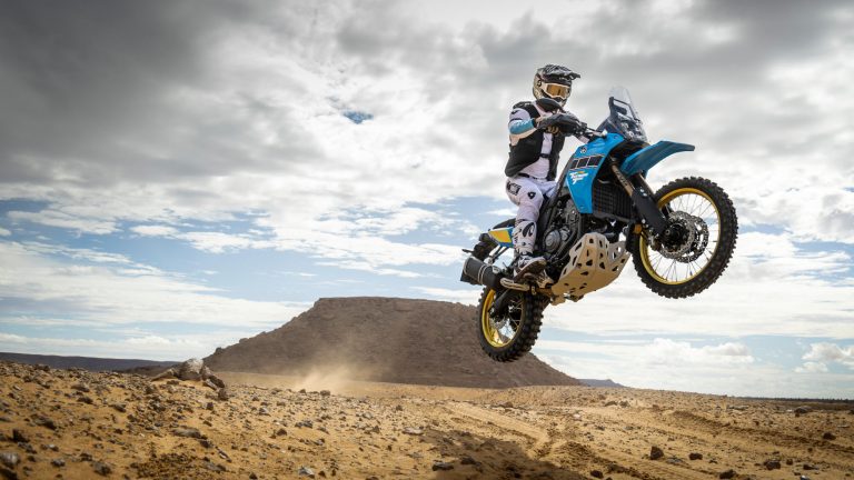 2026-Yamaha-XTZ700SPR-EU-Sky_Blue-Action-015-03