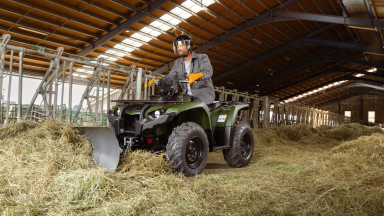 2026-Yamaha-YFM450FWB-EU-Olive_Green-Action-003-03