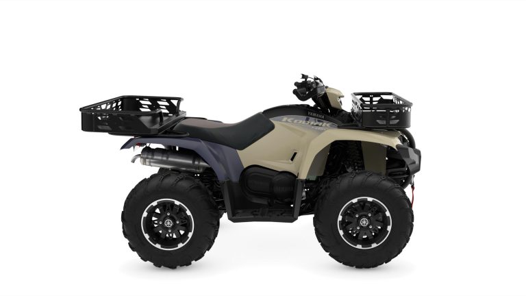 2026-Yamaha-YFM450FWBD-S-EU-Desert_Tan_Midnight_Blue-Studio-002-03