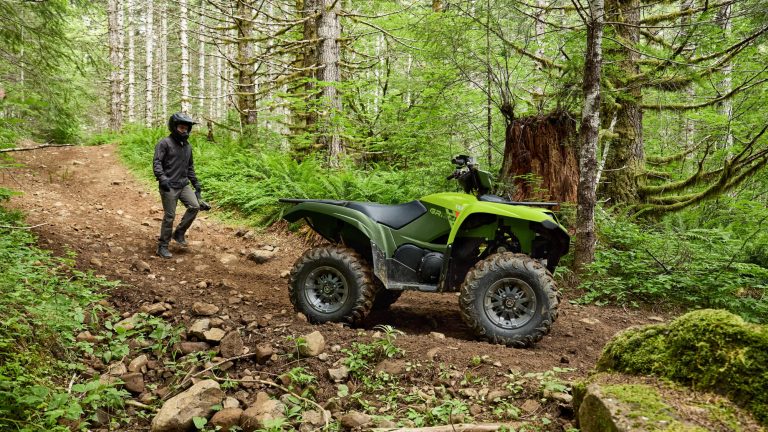 2026-Yamaha-YFM700FWAD-EU-Tactical_Green___Acid_Green-Static-001-03