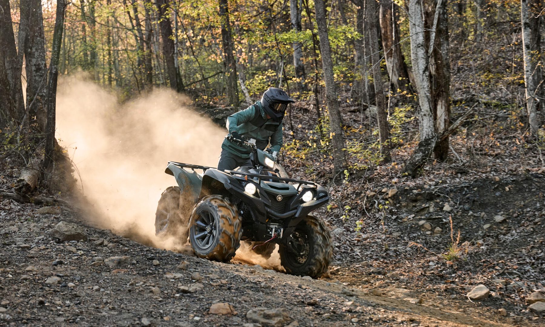 2026-Yamaha-YFM700FWAD-X-EU-Moss_Grey___Tactical_Black-Action-003-03