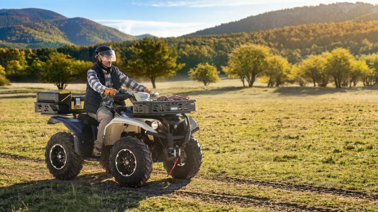 2026-Yamaha-YFM700FWBD-S-EU-Desert_Tan_Midnight_Blue-Action-009-03