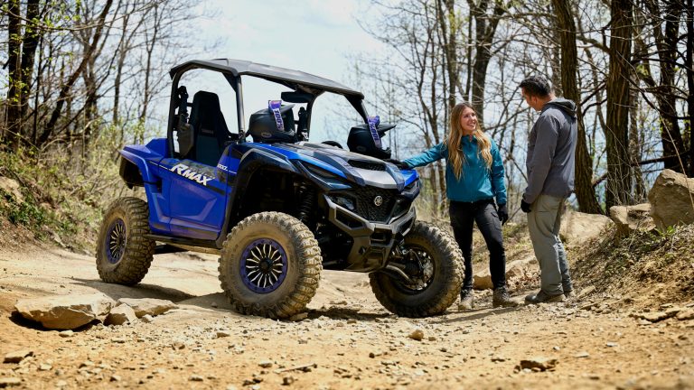 2026-Yamaha-YXE1000EWS-EU-SP-EU-Team_Yamaha_Blue-Static-001-03