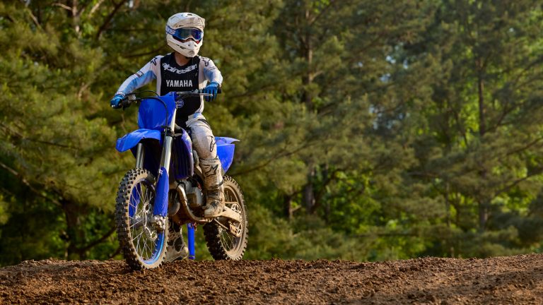 2026-Yamaha-YZ125LC-EU-Icon_Blue-Static-001-03
