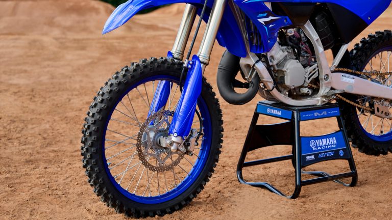 2026-Yamaha-YZ125LCSV-EU-NA-Detail-008-03
