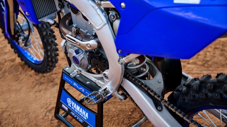 2026-Yamaha-YZ250FSV-EU-NA-Detail-002-03
