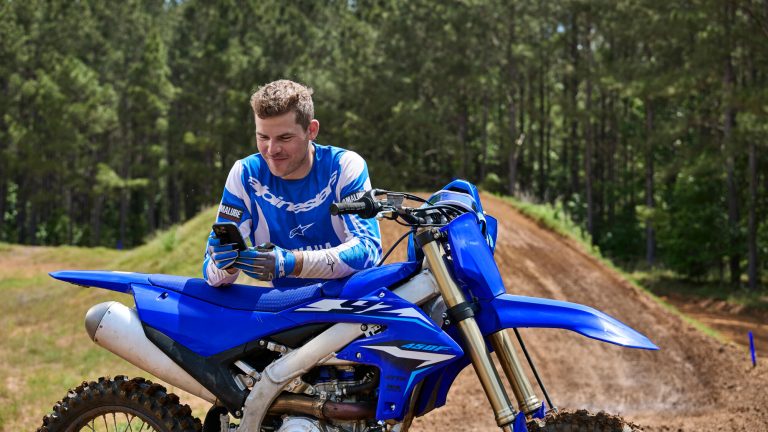 2026-Yamaha-YZ450FSV-EU-NA-Detail-008-03