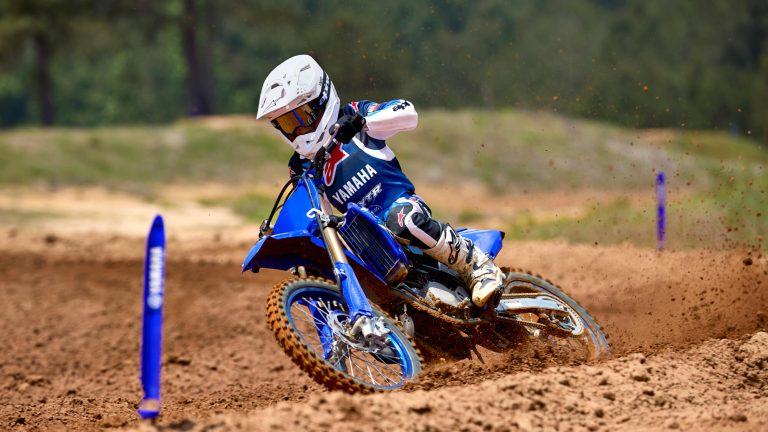 2026-Yamaha-YZ85LW-EU-Icon_Blue-Action-004-03