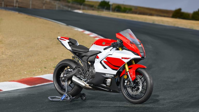 2026-Yamaha-YZF700R7-EU-Anniversary_White-Static-001-03