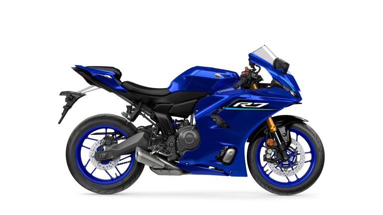 2026-Yamaha-YZF700R7-EU-Icon_Blue-Studio-002-03