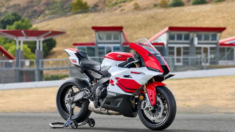 2026-Yamaha-YZF900R9-EU-Anniversary_White-Static-001-03