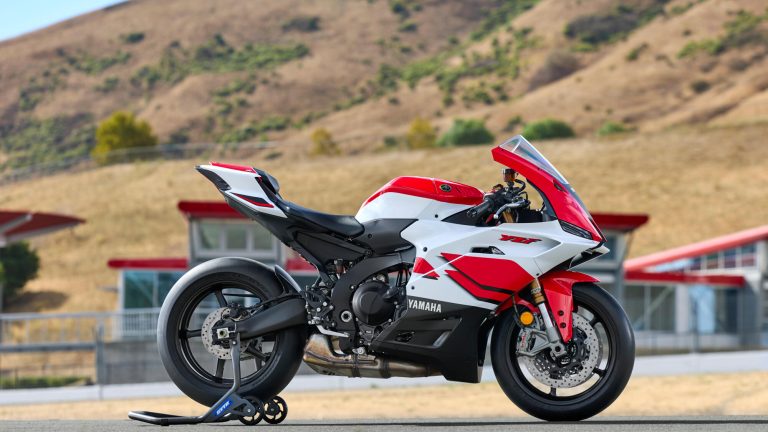 2026-Yamaha-YZF900R9-EU-Anniversary_White-Static-003-03