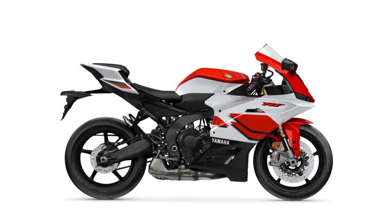 2026-Yamaha-YZF900R9-EU-Anniversary_White-Studio-002-03