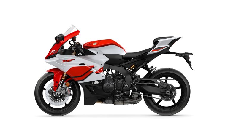 2026-Yamaha-YZF900R9-EU-Anniversary_White-Studio-006-03