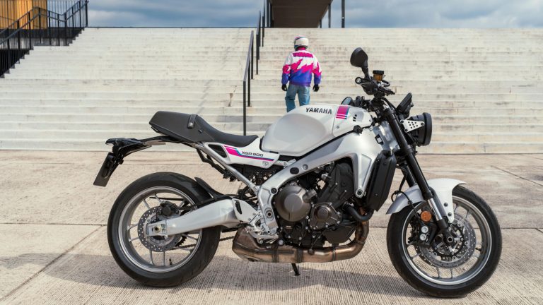 2027-Yamaha-XS850-EU-Neon_White-Static-006-03