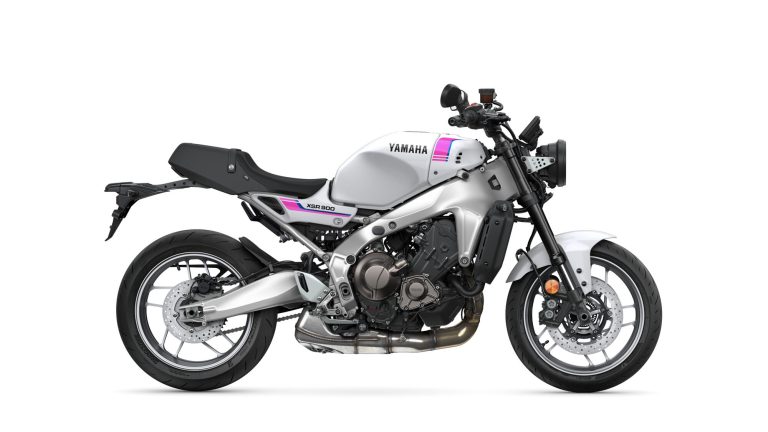 2027-Yamaha-XS850-EU-Neon_White-Studio-002-03